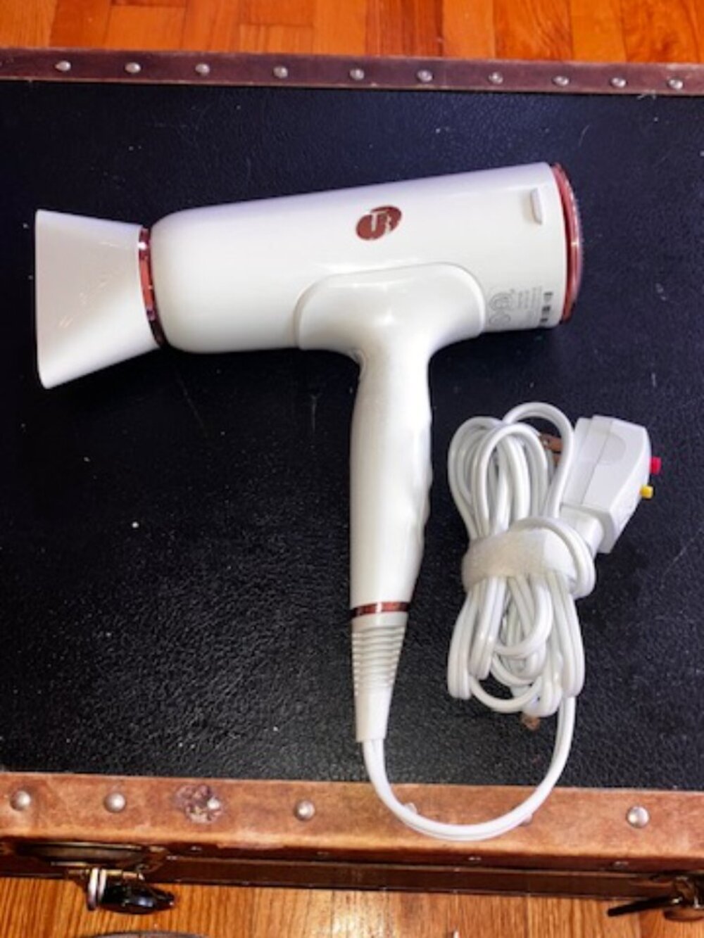 T3 Cura Professional Digital Ionic Hair Dryer BARELY USED!!